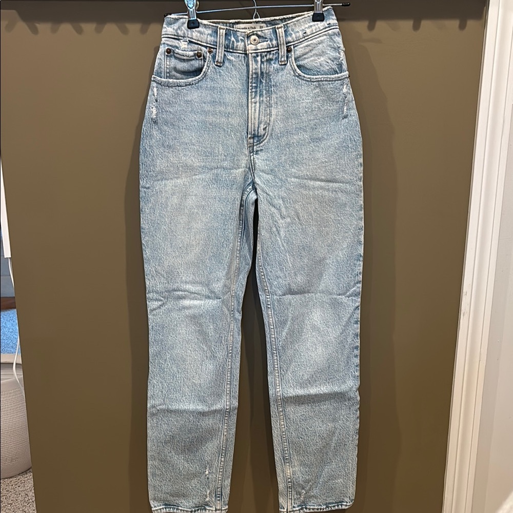 Abercrombie & Fitch The 90’s Straight Ultra High Rise, Short